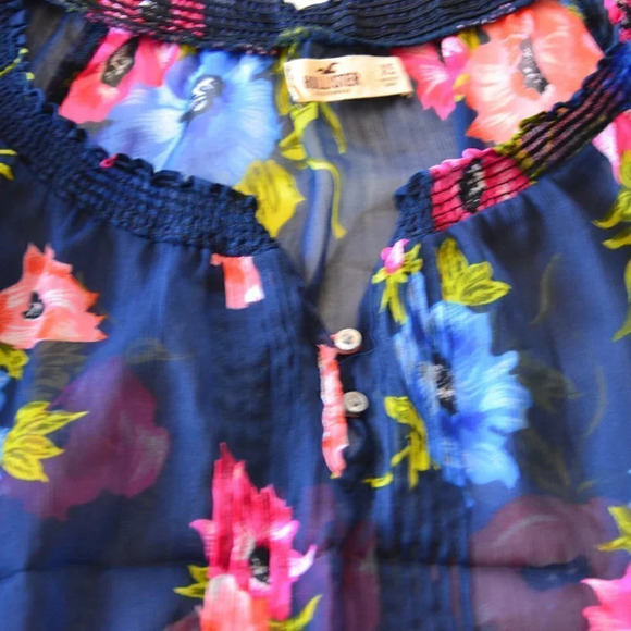 HOLLISTER Sheer Floral Top - Picture 2 of 7
